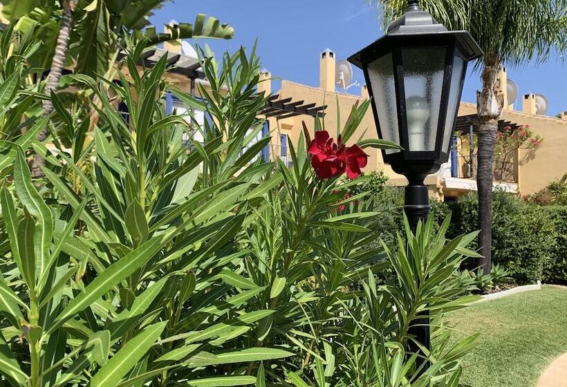 پانسیون Tgs & Rumex Suites Banus