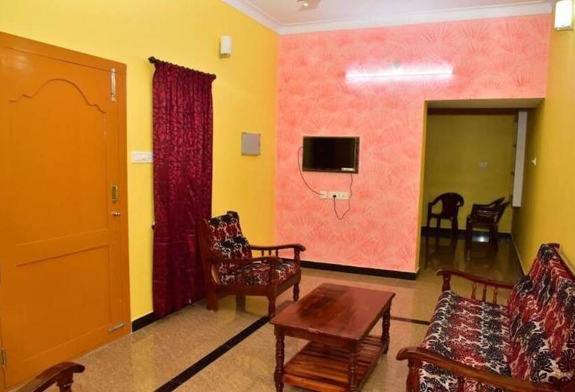 Pepy Good Luck Homestay   Hostel