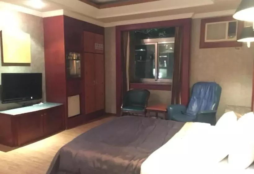 Yatelanda Motel
