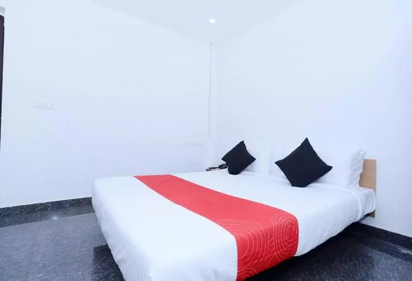 ホテル Avittom Cyber Cubez By Oyo Rooms