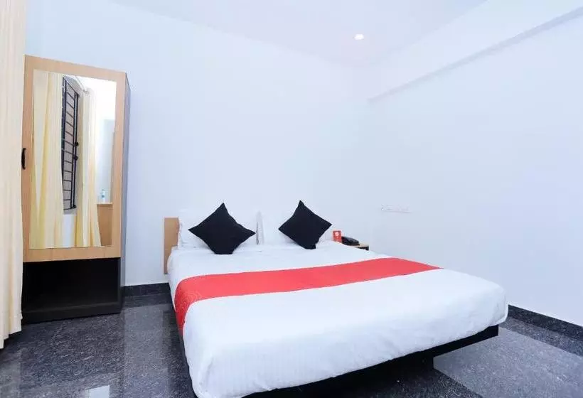 ホテル Avittom Cyber Cubez By Oyo Rooms
