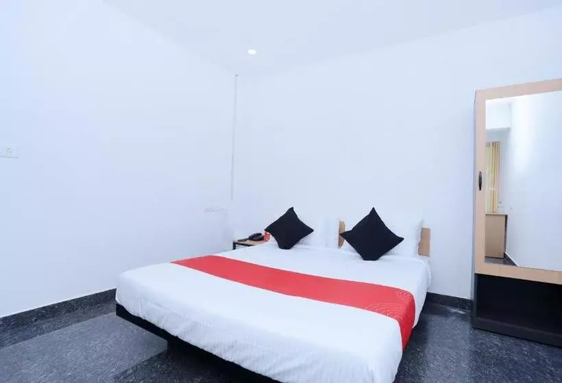 ホテル Avittom Cyber Cubez By Oyo Rooms