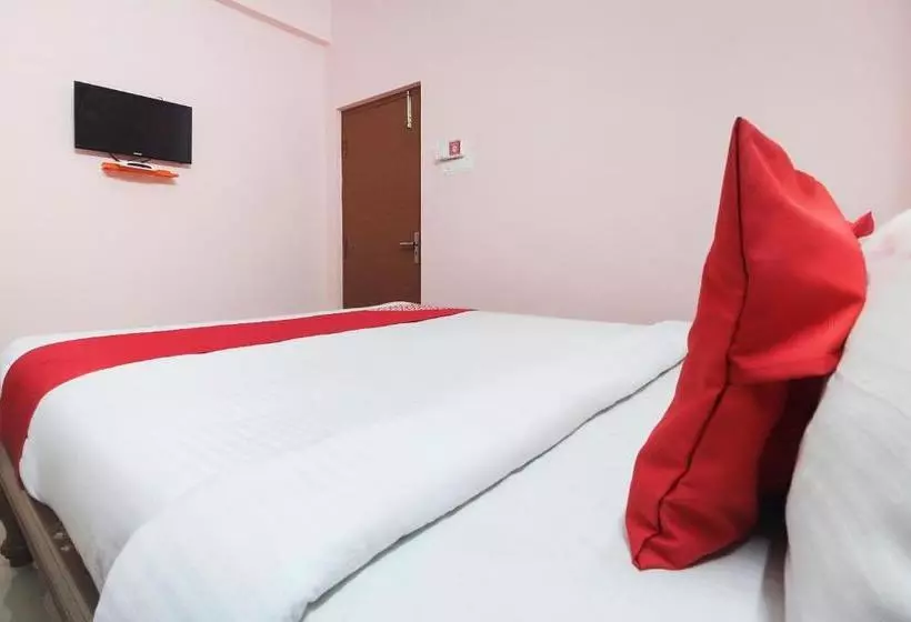 ホテル Banu Residency By Oyo Rooms