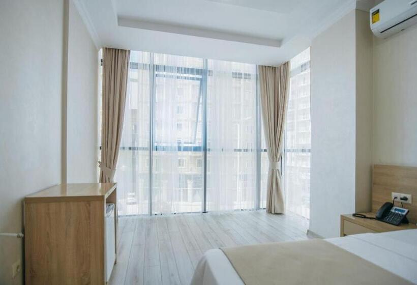 هتل Batumi Palace