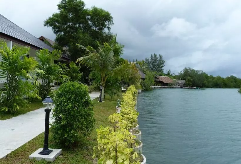 Hotelli Chaiyo Resort