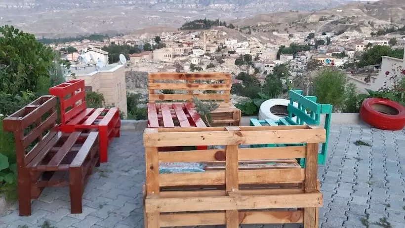 هتل Di̇ri̇li̇ş Banarya Pansi̇yon