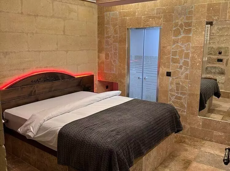 هتل Di̇ri̇li̇ş Banarya Pansi̇yon