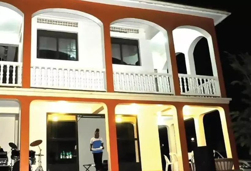 هتل Dorabo Tourist