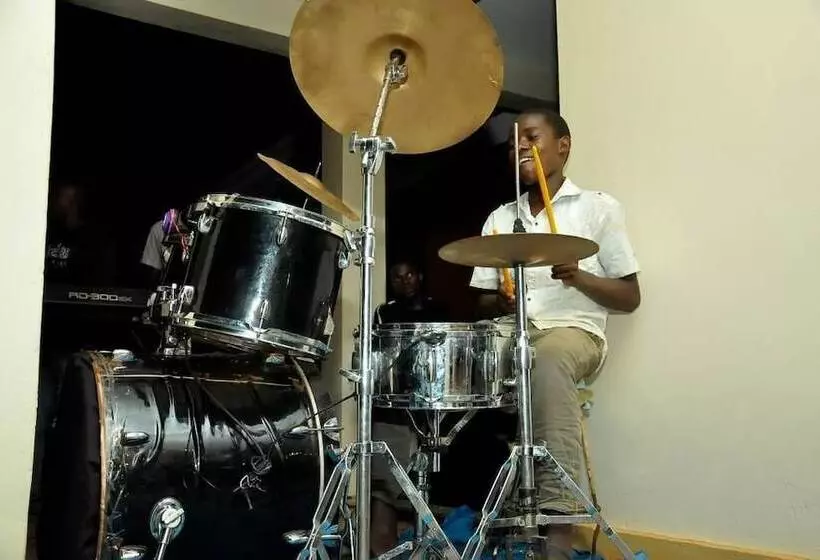 هتل Dorabo Tourist