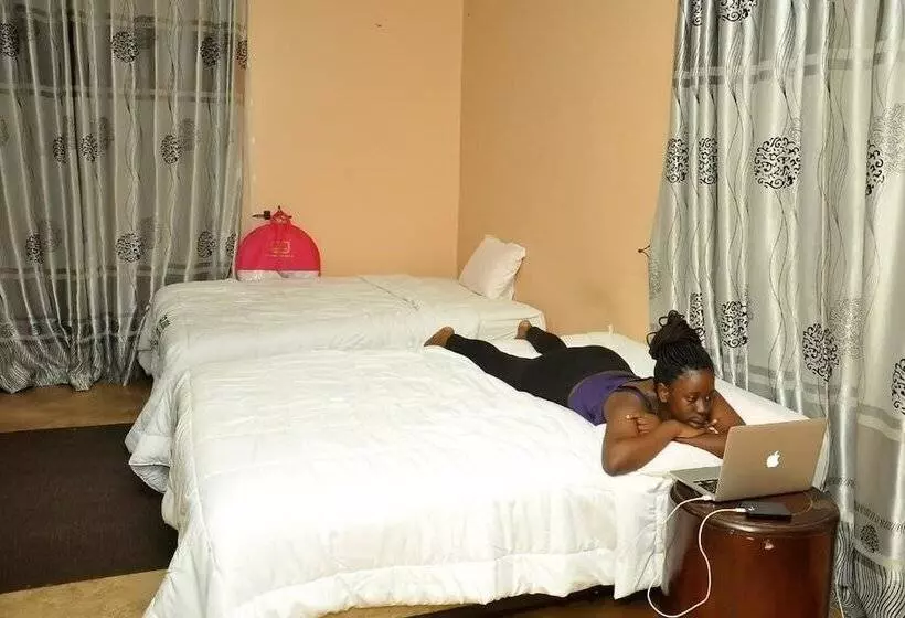 هتل Dorabo Tourist