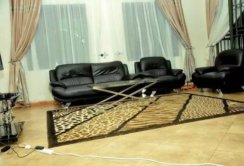 هتل Dorabo Tourist