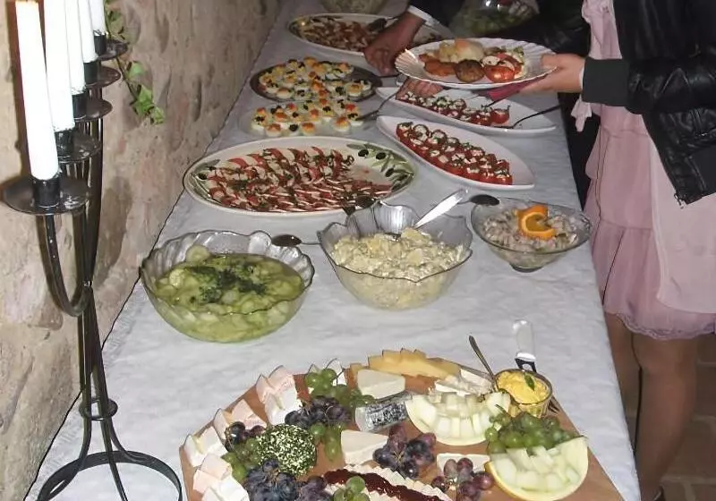 Hotelli Gasthaus & Pension Zum Schwarzen Adler