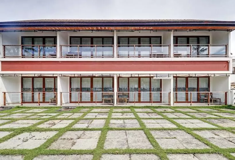 ホテル Townhouse Oak Edassery S Sealine Villa Stay