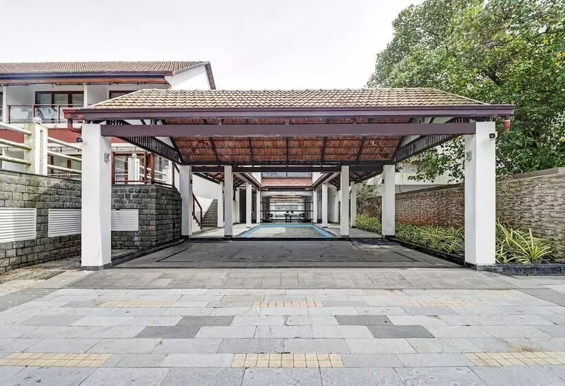 ホテル Townhouse Oak Edassery S Sealine Villa Stay