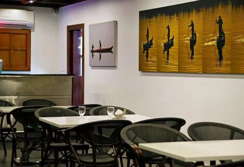 ホテル Townhouse Oak Edassery S Sealine Villa Stay