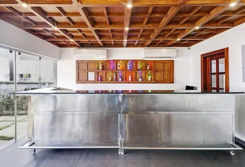 ホテル Townhouse Oak Edassery S Sealine Villa Stay