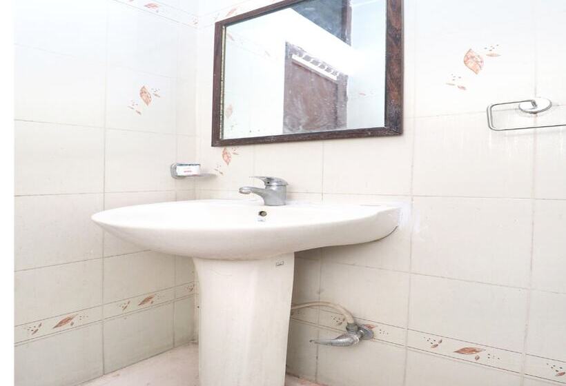 בית מלון כפרי Sabina International