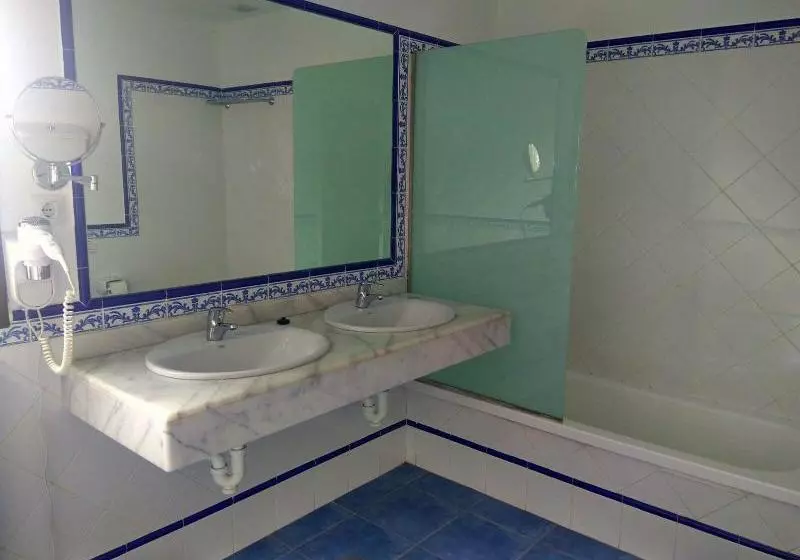 Retkeilymaja Ohana Guest House