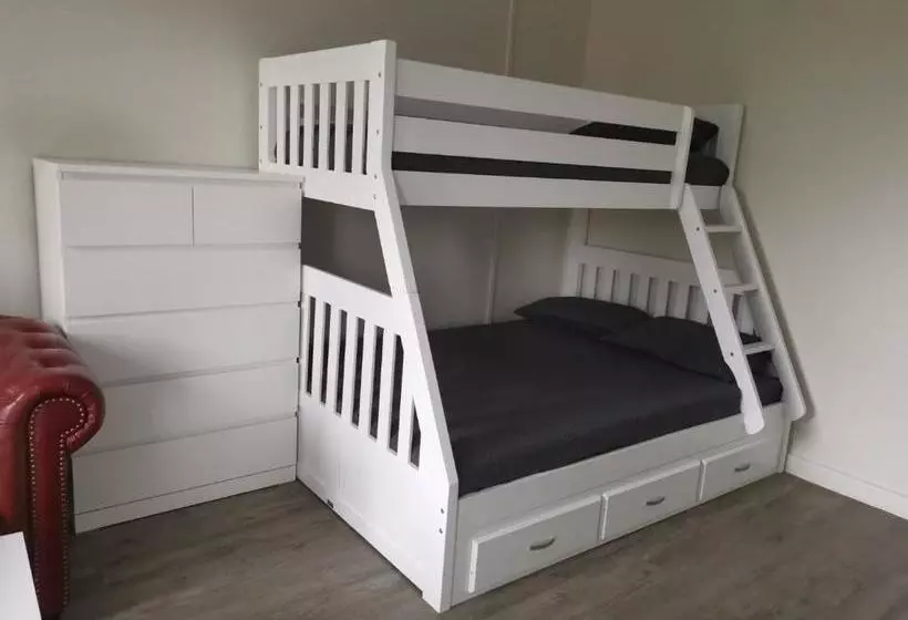 ユースホステル Rooftop Travellers Lodge