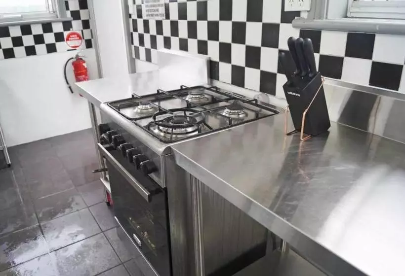 ユースホステル Rooftop Travellers Lodge