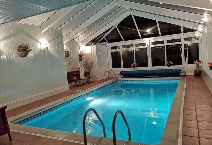 Cedar Grove Luxury B&b