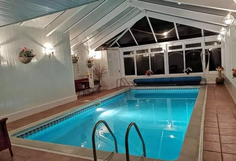 Cedar Grove Luxury B&b