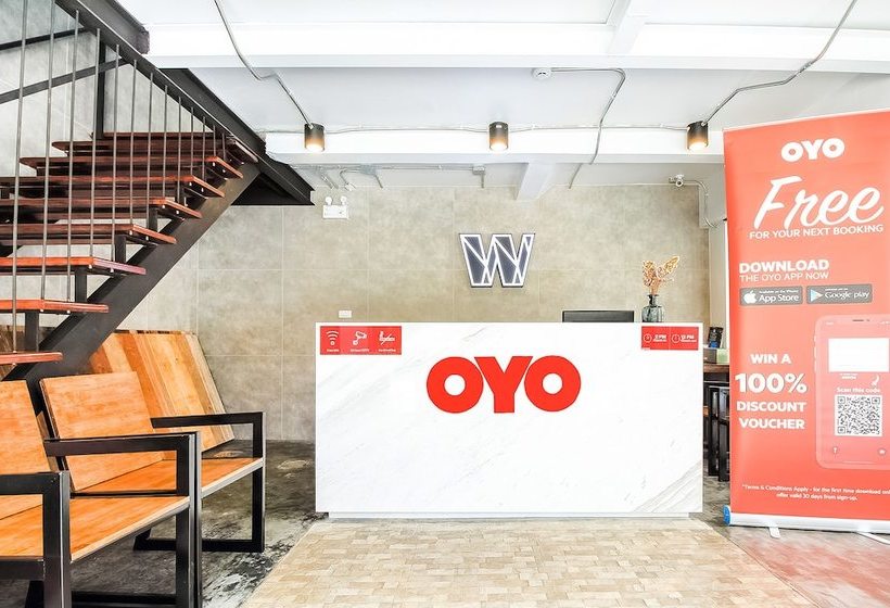 هتل J2n Hostel By Oyo Rooms