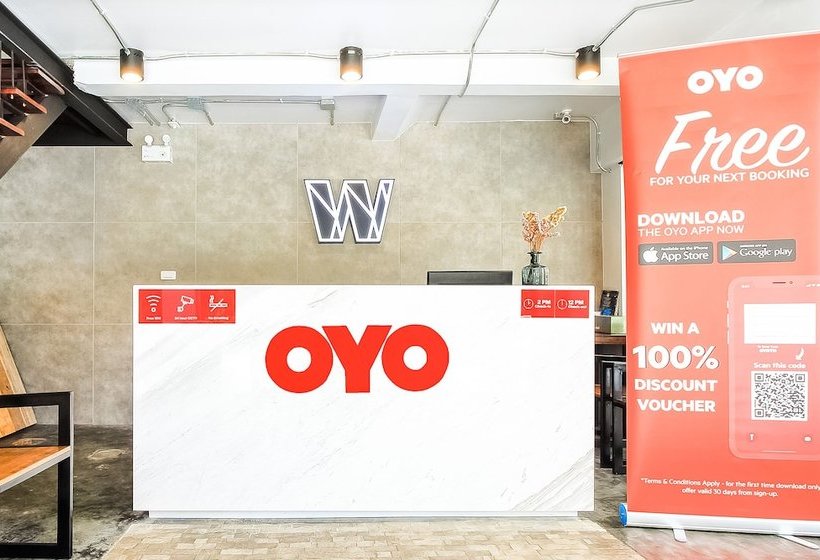 هتل J2n Hostel By Oyo Rooms