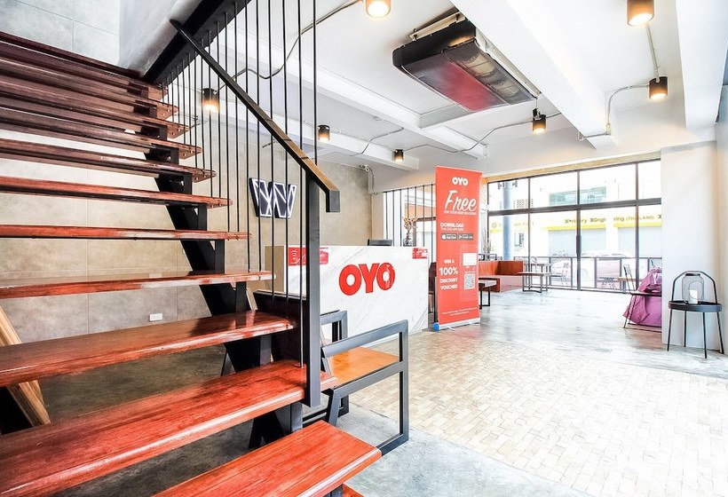 هتل J2n Hostel By Oyo Rooms