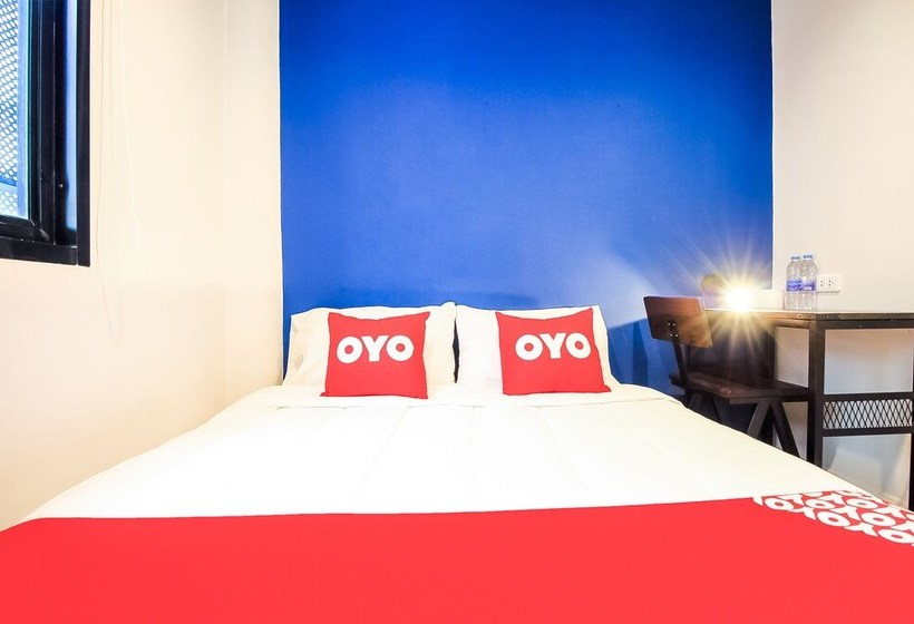هتل J2n Hostel By Oyo Rooms