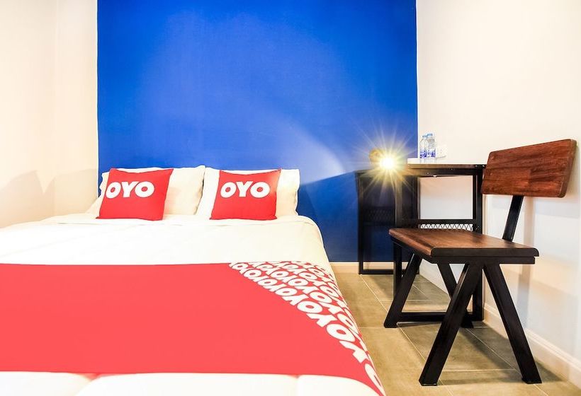 هتل J2n Hostel By Oyo Rooms