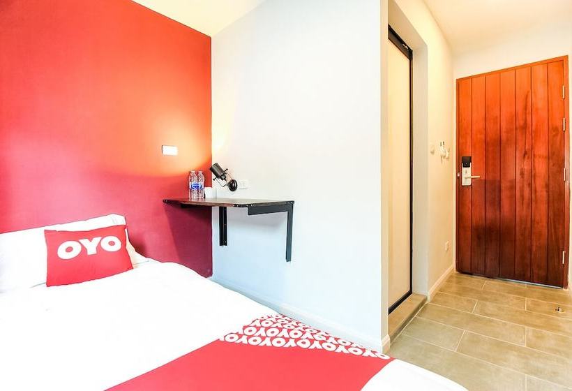 هتل J2n Hostel By Oyo Rooms