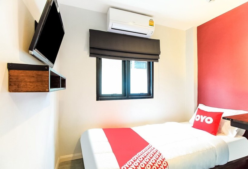 هتل J2n Hostel By Oyo Rooms