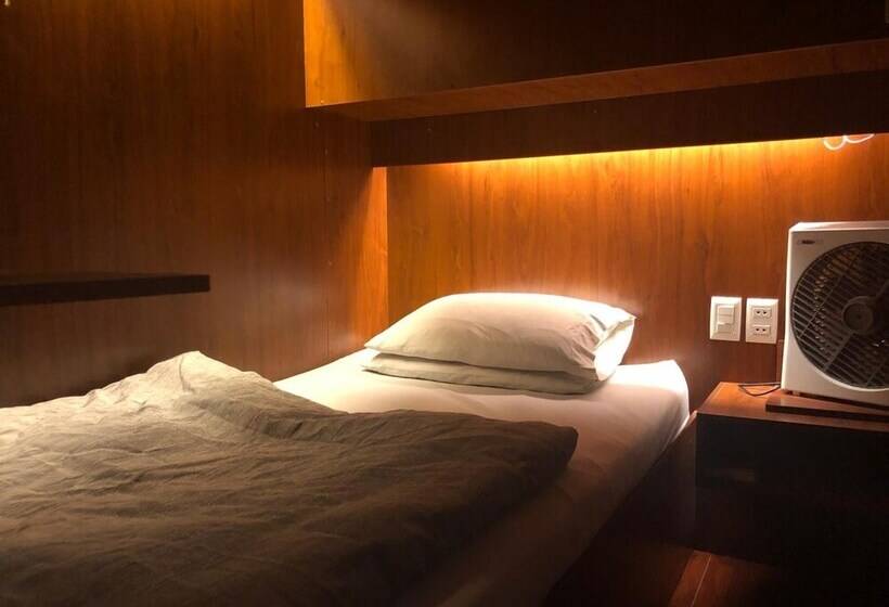 Hotel Onkel Inn Airport Sleepbox