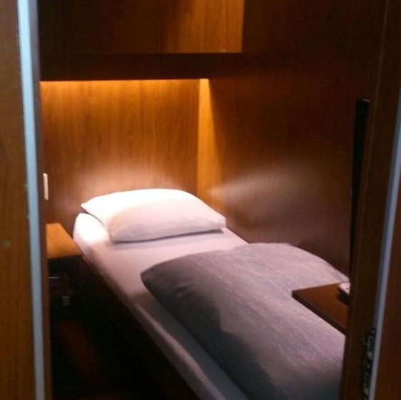Hotel Onkel Inn Airport Sleepbox