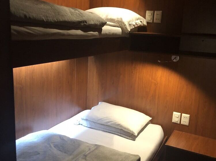 Hotel Onkel Inn Airport Sleepbox