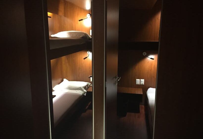 Hotel Onkel Inn Airport Sleepbox