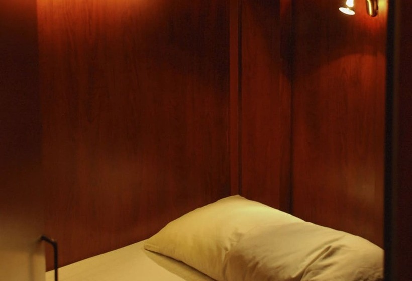 Hotel Onkel Inn Airport Sleepbox