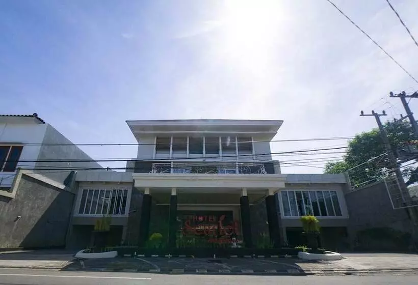 ホテル Reddoorz Plus Near Universitas Negeri Makassar 2