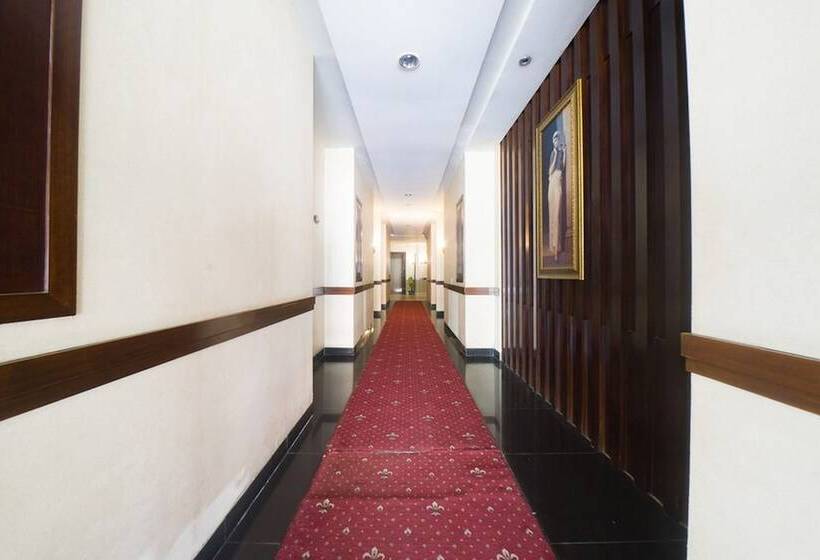 בית מלון כפרי Reddoorz Plus Near Universitas Negeri Makassar 2