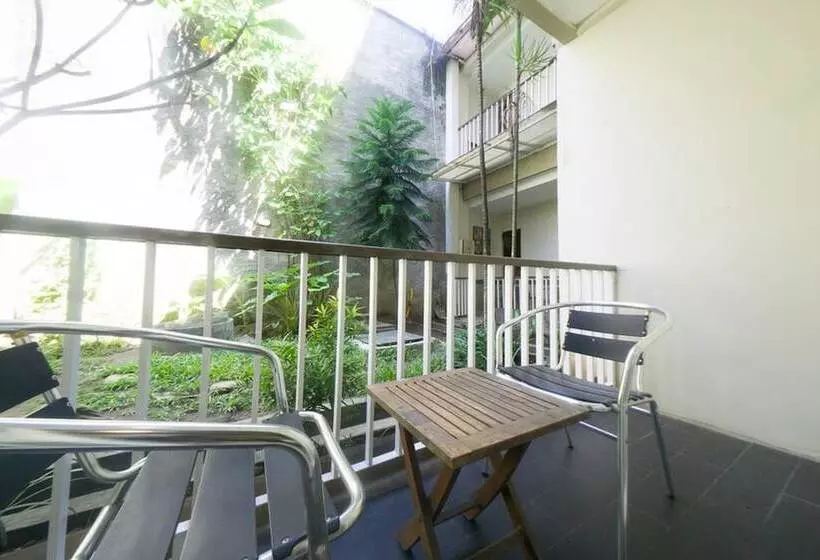 ホテル Reddoorz Plus Near Universitas Negeri Makassar 2