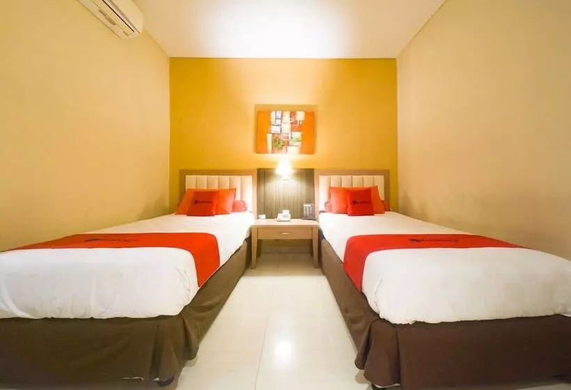 ホテル Reddoorz Plus Near Universitas Negeri Makassar 2