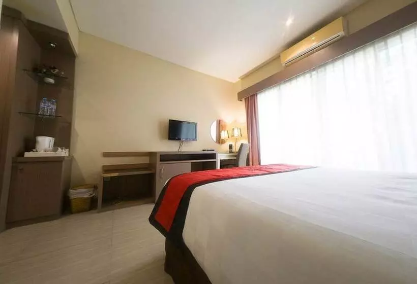 ホテル Reddoorz Plus Near Universitas Negeri Makassar 2