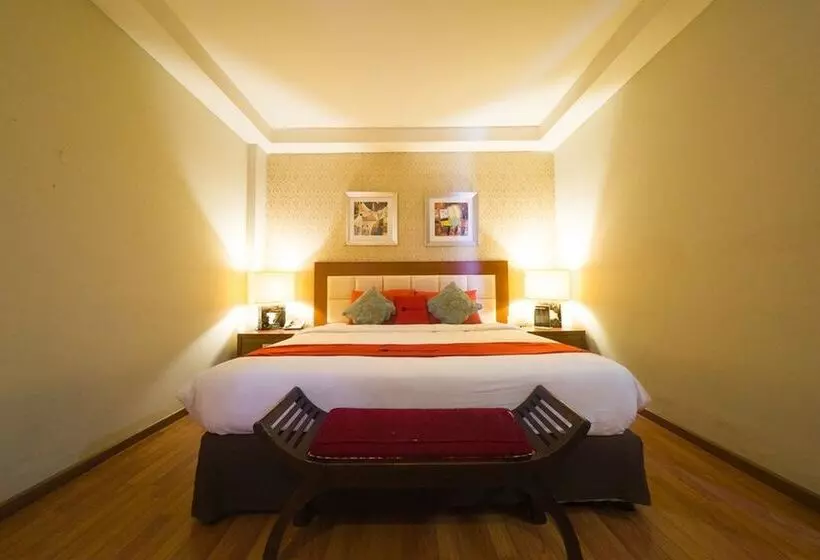 ホテル Reddoorz Plus Near Universitas Negeri Makassar 2