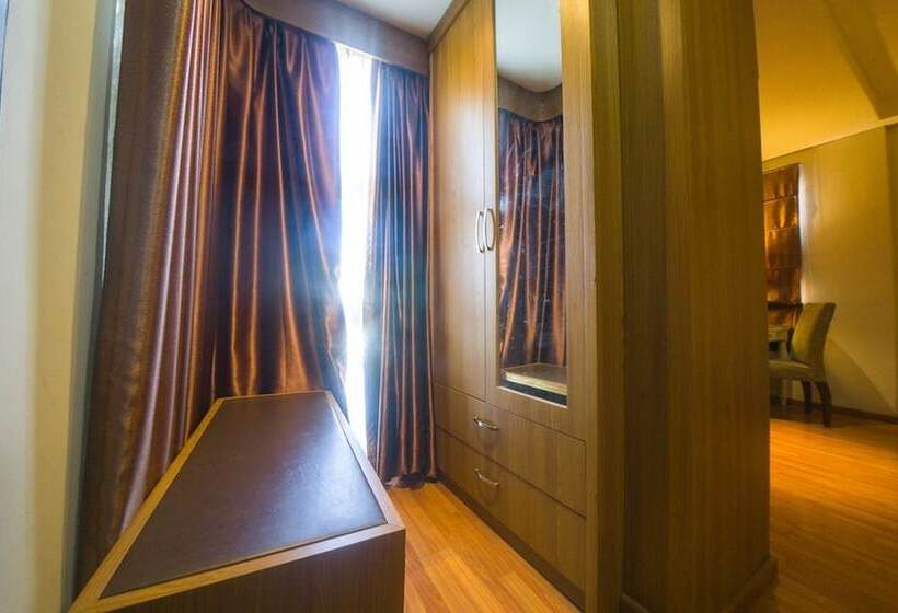 בית מלון כפרי Reddoorz Plus Near Universitas Negeri Makassar 2