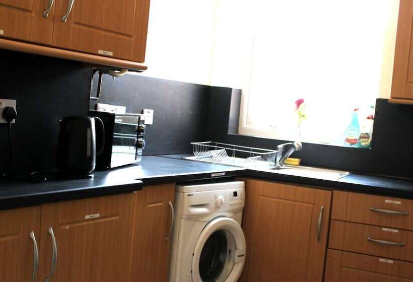 بنسيون Park Lane Heights