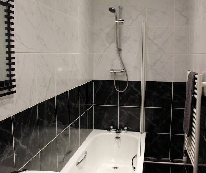 بنسيون Park Lane Heights