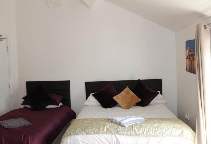 بنسيون Park Lane Heights