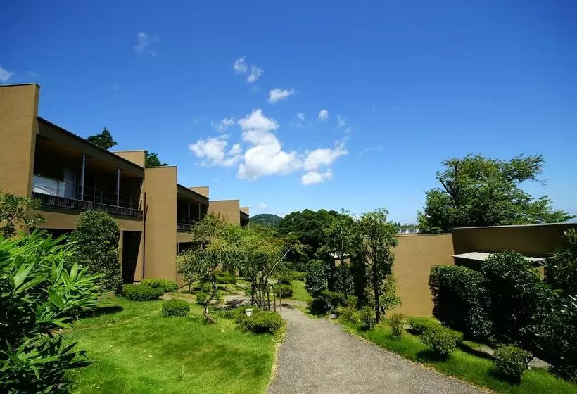 Ryokan Gensen To Hanare No Oyado Tsuki