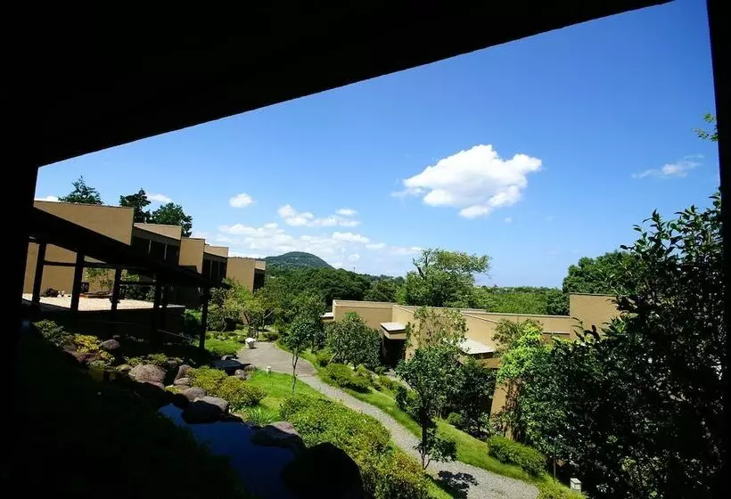 Ryokan Gensen To Hanare No Oyado Tsuki